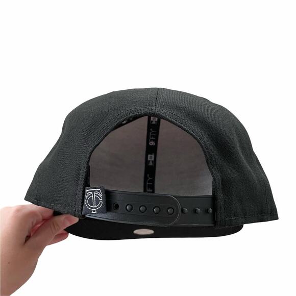 Minnesota Twins New Era Silver Pop Snapback Hat - Picture 3 of 4